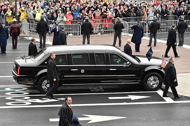 Cận cảnh siêu xe Cadillac của Tổng thống Mỹ - Quái thú nặng 9 tấn với khả năng phóng vũ khí hạt nhân