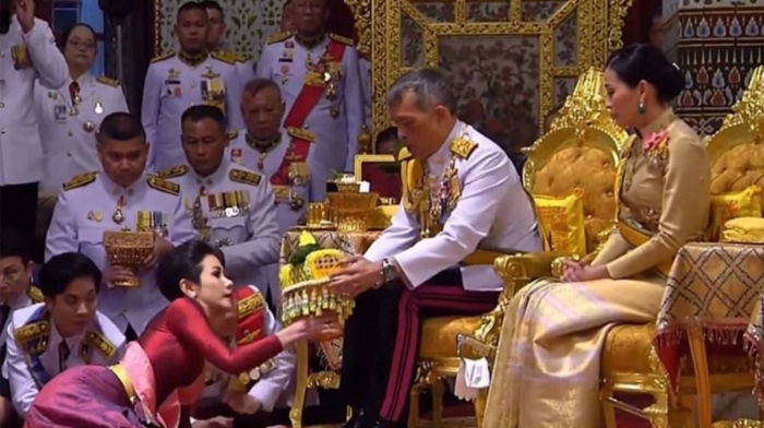 'Vợ bé' của vua Thái Lan dính scandal 'ê mặt', bị phát tán hơn 1000 bức ảnh nhạy cảm