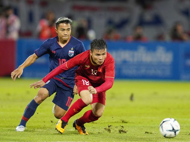 Được 'ông lớn' J-League để mắt, Quang Hải sắp theo chân Đặng Văn Lâm sang Nhật chơi bóng?