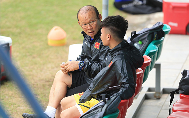 HLV Park vắng mặt, Quang Hải ra mắt hợp đồng trước khi đầu quân cho đội bóng mới ngay tại Việt Nam