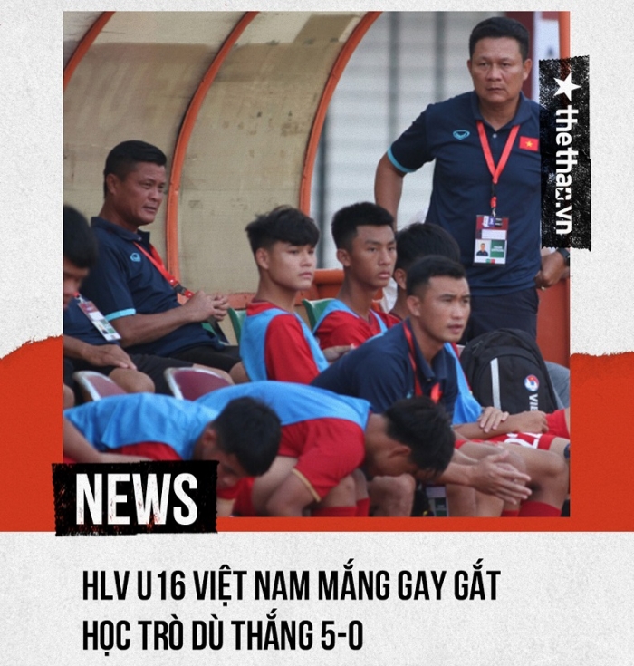 Mắc sai lầm 'nghiệp dư', sao trẻ ĐT Việt Nam bị HLV mắng gay gắt ngay trên sân ở giải U16 Đông Nam Á