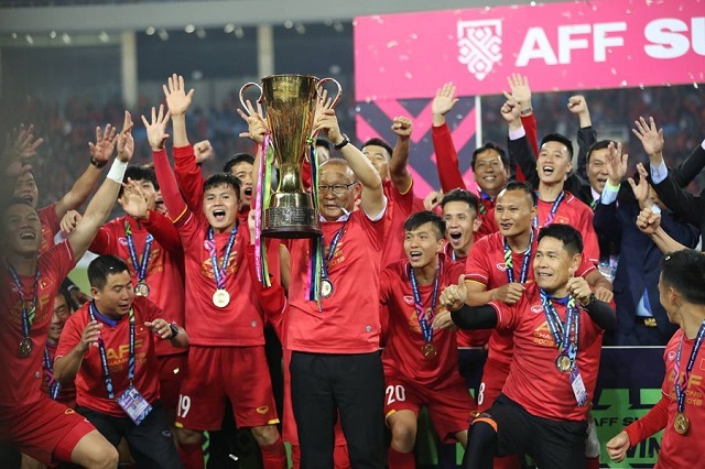 Không thể thuyết phục Quang Hải rời Pau FC, HLV Park chiêu mộ sao châu Âu về ĐT Việt Nam dự AFF Cup?