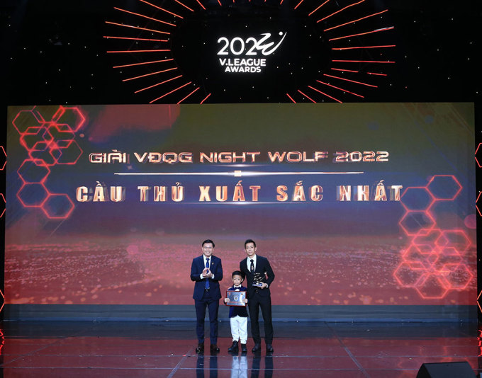 Lộ diện danh sách đề cử Quả Bóng Vàng Việt Nam 2022: Bất ngờ với trường hợp Quang Hải, Công Phượng