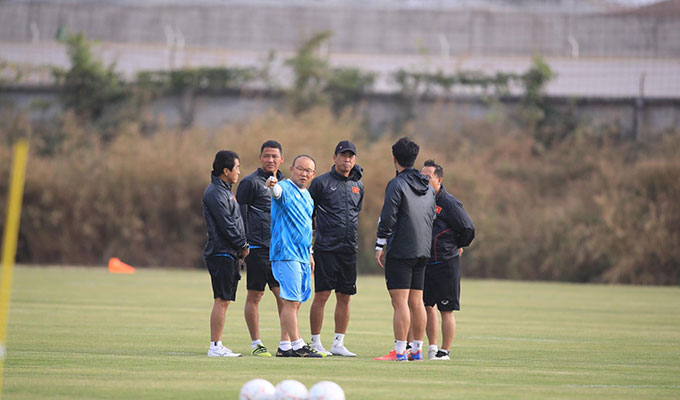 ĐT Việt Nam bị chủ nhà Lào làm khó sát thềm AFF Cup 2022, HLV Park Hang Seo nổi giận với ban tổ chức