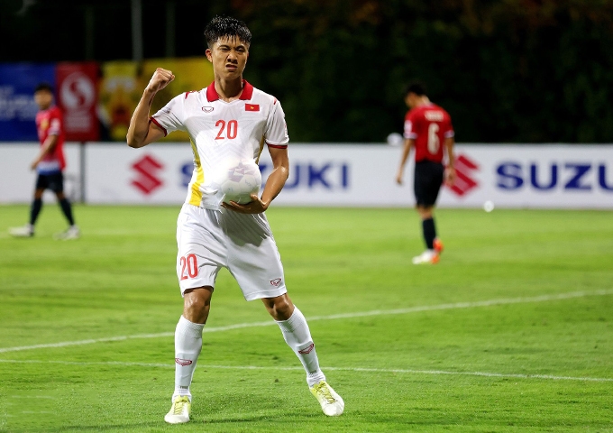 Chốt danh sách ĐT Việt Nam vs Lào: HLV Park Hang Seo gạch tên 'người hùng World Cup' gây tranh cãi?
