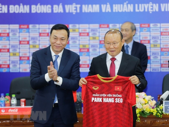 VFF chốt xong người kế nhiệm HLV Park: 'Phù thủy World Cup' sẽ dẫn dắt ĐT Việt Nam sau AFF Cup 2022?