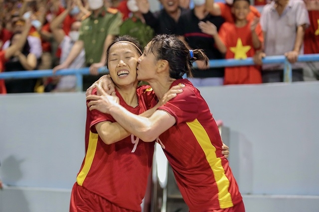 Lịch thi đấu bóng đá Việt Nam hôm nay: ĐT nữ Việt Nam dễ vào Chung kết; U19 Việt Nam hạ gục Thái Lan
