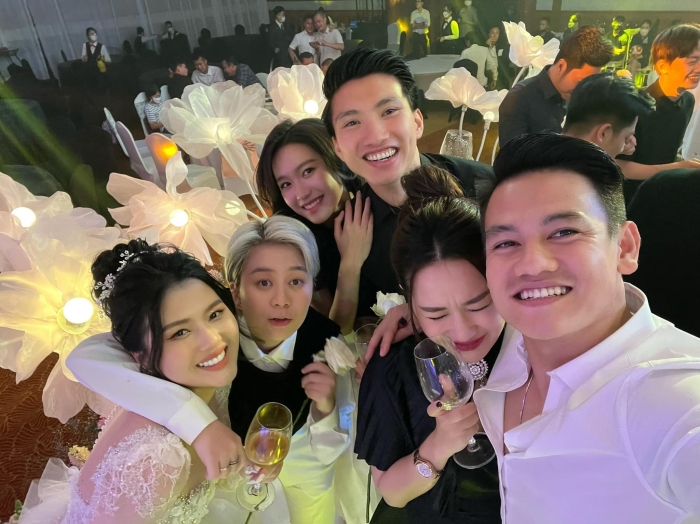 'Vợ sắp cưới' Đoàn Văn Hậu và những lần khoe dáng 'bỏng mắt': Đẳng cấp Top 10 Hoa hậu Việt Nam 2020
