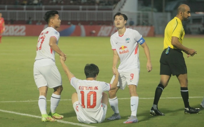 Giữa tin đồn bị HLV Park loại khỏi ĐT Việt Nam, Công Phượng bất ngờ báo tin dữ sát thềm AFF Cup 2022