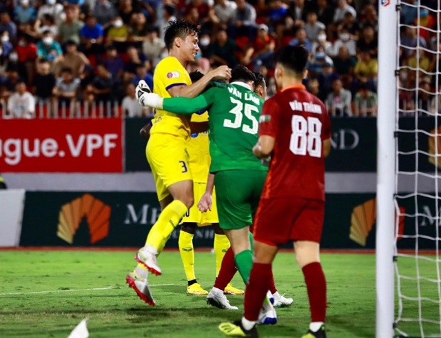 Đặng Văn Lâm dính chấn thương, HLV Park lo ĐT Việt Nam khủng hoảng lực lượng trước thềm AFF Cup 2022