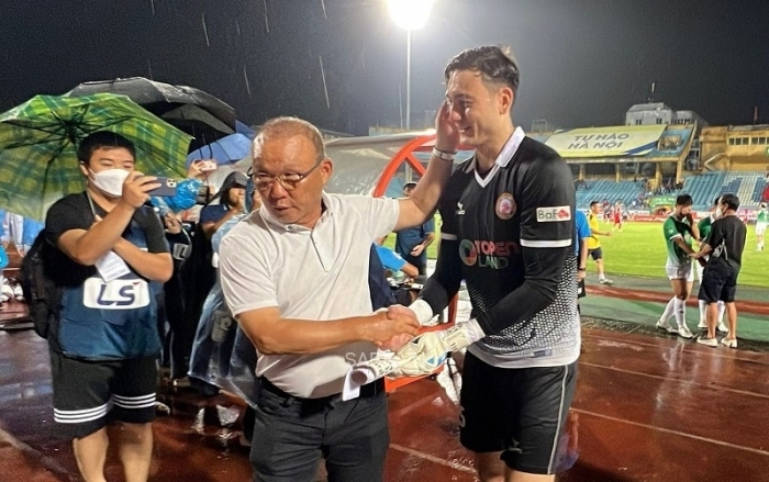 Đặng Văn Lâm dính chấn thương, HLV Park lo ĐT Việt Nam khủng hoảng lực lượng trước thềm AFF Cup 2022