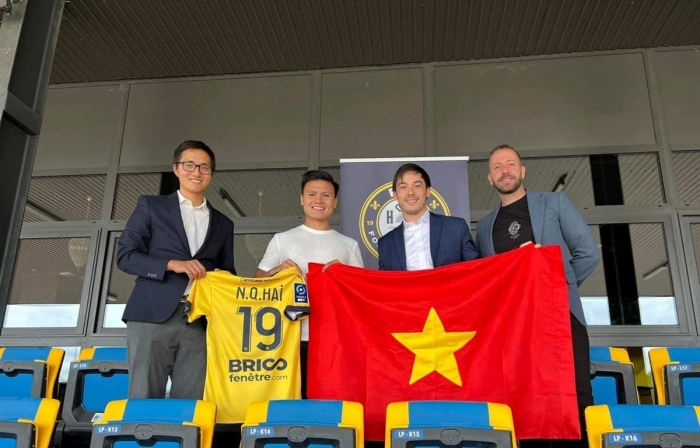 Hậu vệ số 1 ĐT Việt Nam lên tiếng về tương lai, úp mở khả năng theo Quang Hải sang Pau FC thi đấu