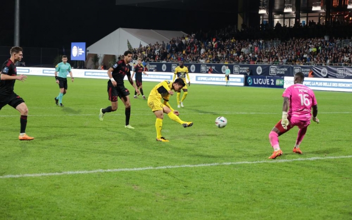 Quang Hải được Pau FC trao cơ hội vàng để phá siêu kỷ lục của Lê Công Vinh