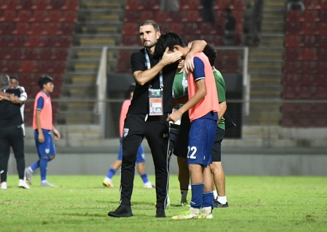 Thua cay đắng 'nhược tiểu' Tây Á, U20 Thái Lan nguy cơ bị loại từ vòng bảng trước thềm AFF Cup 2022