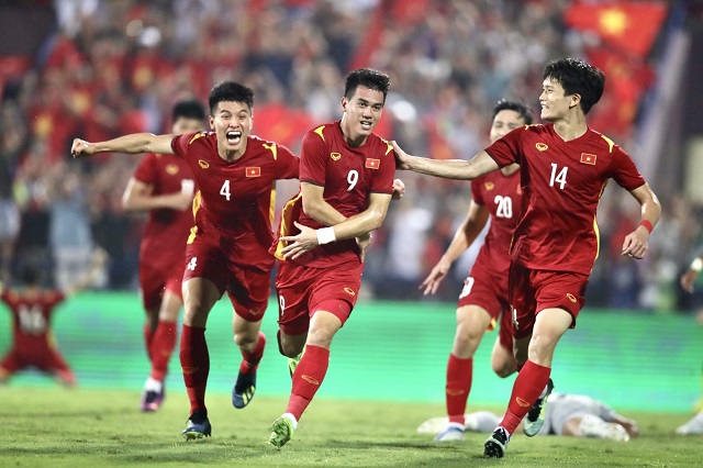 Tin bóng đá tối 7/2: ĐT Việt Nam hưởng lợi lớn từ AFC; HLV Park lắc đầu khi nhắc đến người kế nhiệm