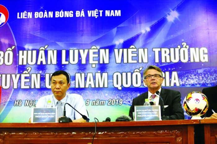 HLV Philippe Troussier 'lật kèo' VFF, đổi điều khoản quan trọng nhất để thay HLV Park ở ĐT Việt Nam?