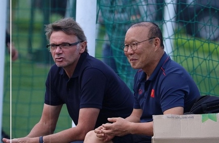 HLV Philippe Troussier tung độc chiêu giúp Quang Hải rời Pau FC, sang Nhật Bản tái ngộ Công Phượng?