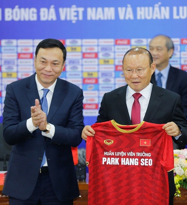 VFF chấp nhận 'hy sinh' HLV Park, tạo điều kiện cho HLV Troussier đưa ĐT Việt Nam dự World Cup 2026?