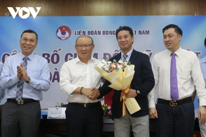 VFF ra quyết định gây bất ngờ, HLV Park mất cơ hội cùng HLV Troussier đưa ĐT Việt Nam đến World Cup