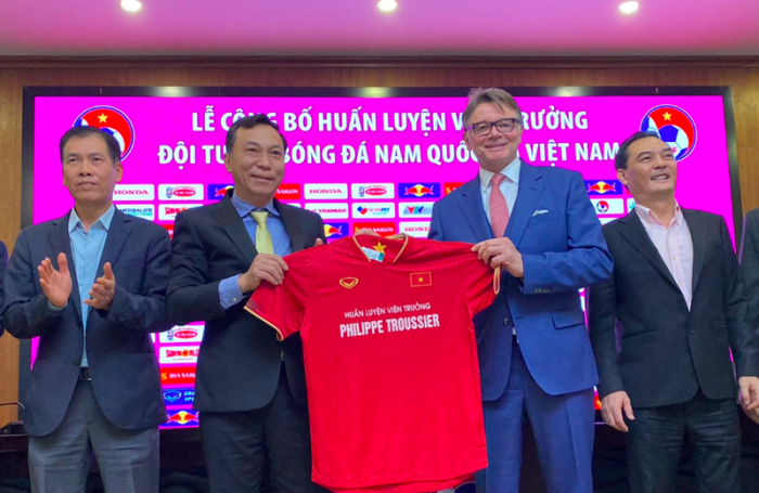 HLV Troussier hưởng lợi nhờ HLV Park Hang Seo, ĐT Việt Nam nhận 'đặc quyền FIFA' ở VL World Cup 2026