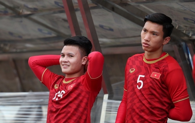 'Ông trùm' bóng đá Việt Nam ra quyết định bất ngờ: Quang Hải hết cửa trở về V.League nếu rời Pau FC?