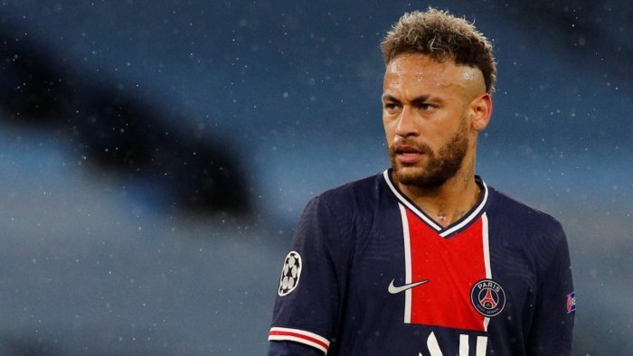Từ chối gia nhập Man Utd, Neymar bất ngờ bị khởi tố hàng loạt tội danh, nguy cơ vướng 'vòng lao lí'?