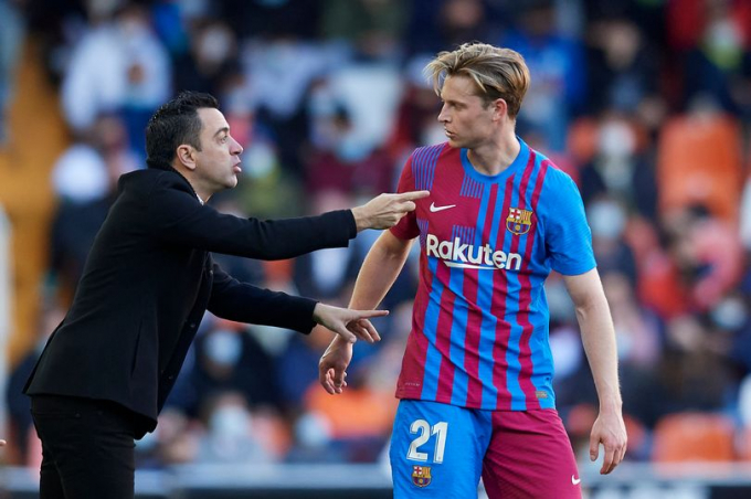 Barcelona bên bờ vực phá sản, HLV Ten Hag tung độc chiêu giúp MU mua De Jong với mức giá rẻ khó tin?