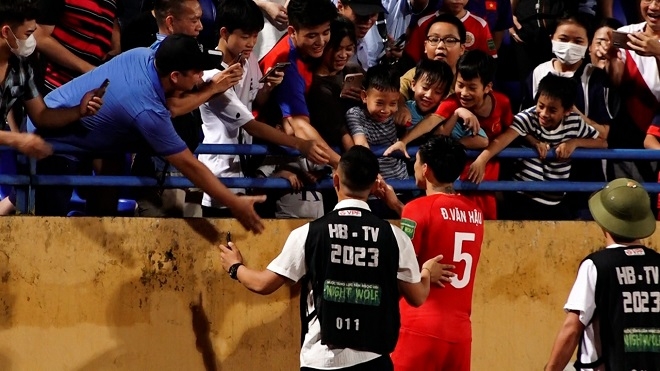 Bị chỉ trích sau trận CAHN vs Hà Nội FC, trụ cột ĐT Việt Nam 'ghi điểm' với HLV Troussier nhờ 1 điều