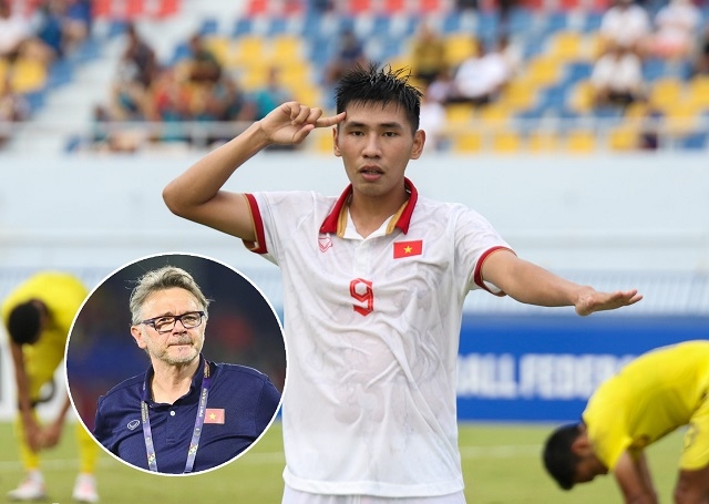 Tin bóng đá trưa: Trụ cột U23 Việt Nam chấn thương nặng, HLV Troussier 'lo sốt vó' tại VL U23 châu Á