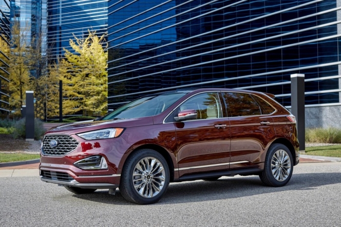 SUV 5 chỗ Ford Edge 2021