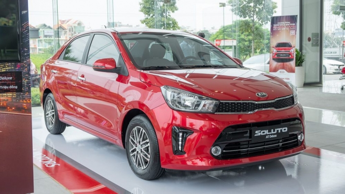 Loạt sedan giảm giá tháng 11