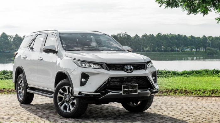 Loạt xe Toyota giảm giá tháng 11-2020