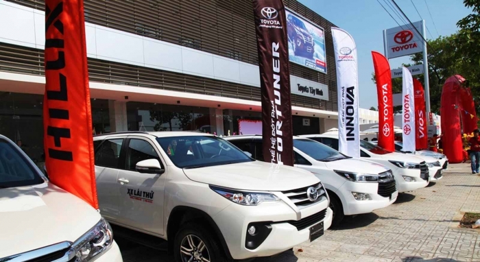 Loạt xe Toyota giảm giá tháng 11-2020