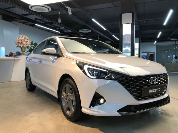 Hyundai Accent 2021 nhận cọc