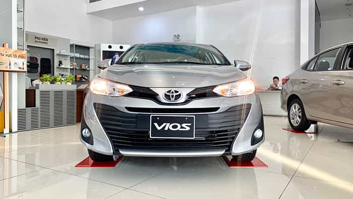 Toyota Vios rao bán giá sốc