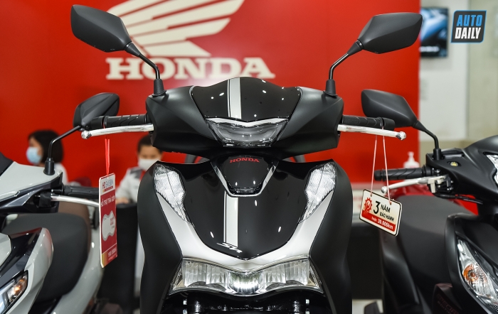 Honda SH 2021 bản đen mờ về đại lý: Diện mạo thực tế đẹp mê mẩn, mức chênh giá gây bất ngờ