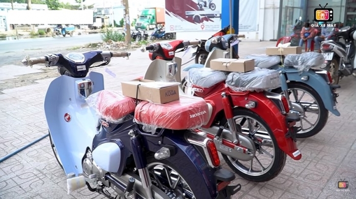 Honda Super Cub C125 bản mới nhất về Việt Nam, mức giá tại đại lý khiến Honda Wave Alpha 'rơi lệ'