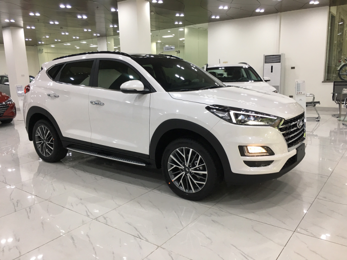 Giá lăn bánh Hyundai Tucson 2021 rẻ đến bất ngờ trong tháng 12, gây sức ép lên Honda CR-V