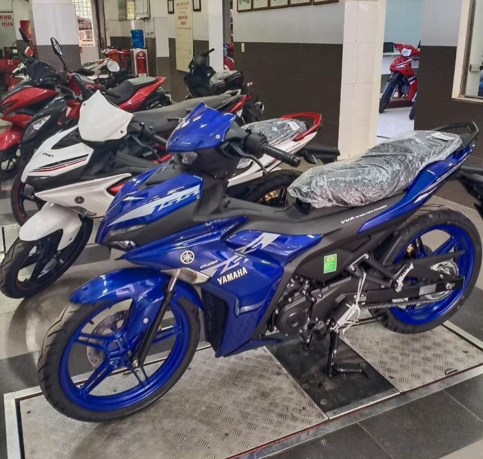 Honda Winner X nhận ưu đãi khủng, Yamaha Exciter 155 2021 vội giảm giá, quyết 'chèo kéo' khách Việt