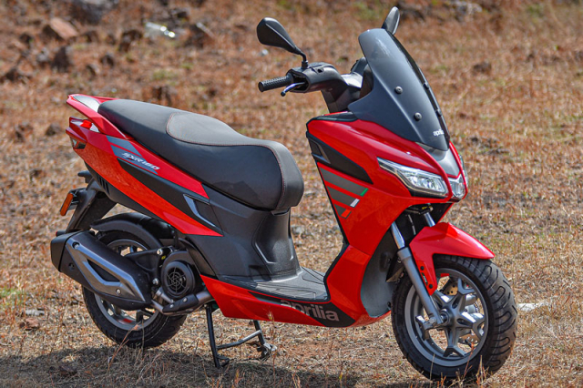 Xe tay ga maxi scooter Aprilia SXR 160 2021