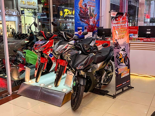 Giá xe Honda Winner X tiếp tục giảm