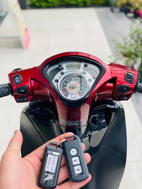 Chiếc Honda SH Mode có giá lên tới 200 triệu, đắt gấp đôi Honda SH 150i đời mới chỉ vì lí do này