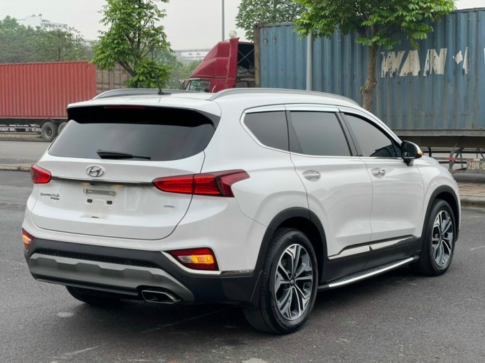 Hyundai SantaFe thế hệ cũ giảm giá cực sốc khi bản mới về đại lý, khách Việt rủ nhau xuống tiền