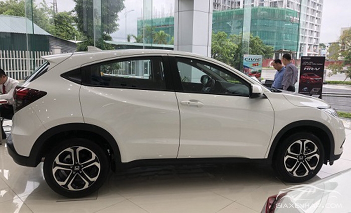 Honda HR-V 2021 giảm sốc lên tới 140 triệu tại đại lý khiến khách Việt ngỡ ngàng