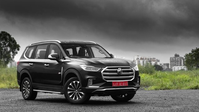 Toyota Fortuner 'đau đầu' trước đối thủ mới ra mắt: Ngập tràn trang bị, có giá bán không tưởng