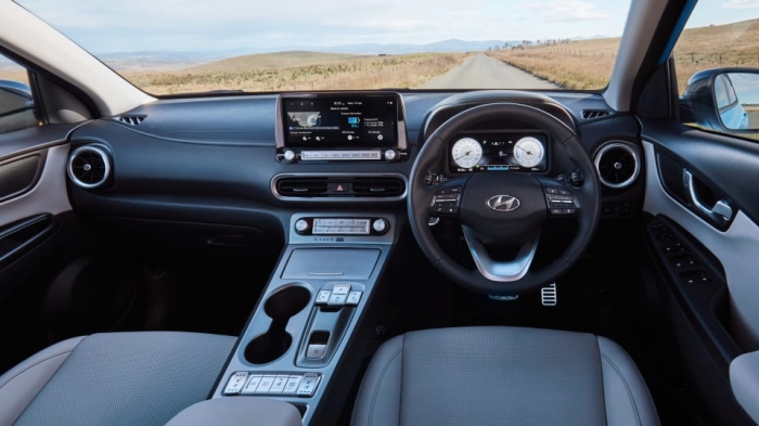 Hyundai Kona 2021 phiên bản mới ra mắt với mức giá khó tin, đẹp lấn át Toyota Corolla Cross