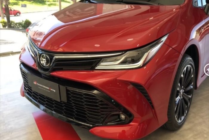 Toyota Corolla Altis 2022 bản thể thao về đại lý với giá 457 triệu, diện mạo đẹp lấn át Kia Cerato