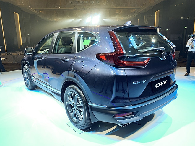 Honda CR-V 2021 tiếp tục ưu đãi, giảm giá cả trăm triệu đồng, mức giá mới 'đe nẹt' Mazda CX-5