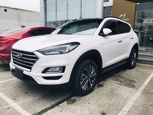 Hyundai Tucson giảm giá xuống mức rẻ ngang Toyota Corolla Cross, quyết 'chèn ép' Honda CR-V