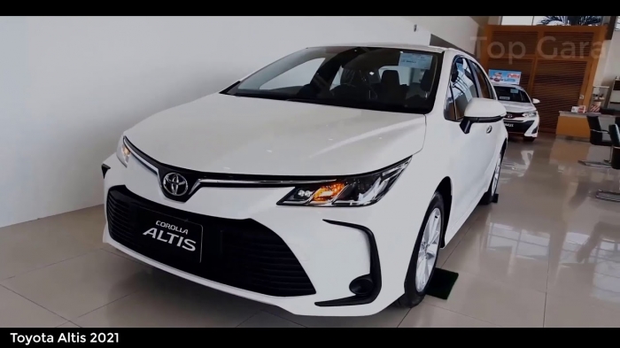 Toyota Corolla Altis bất ngờ giảm giá sâu tại đại lý, mức giá mới tăng sức ép lên Kia Cerato